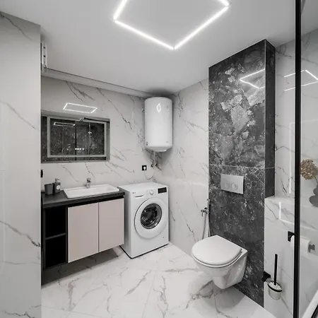 77 Views By Inshi Apartmán