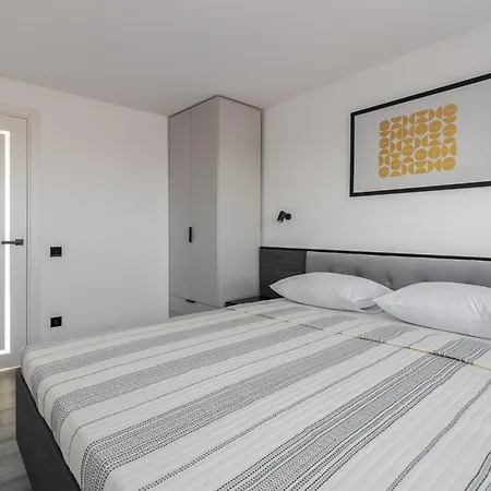 Apartment 77 Views By Inshi *