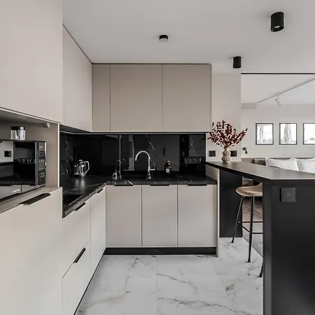 77 Views By Inshi Διαμέρισμα *