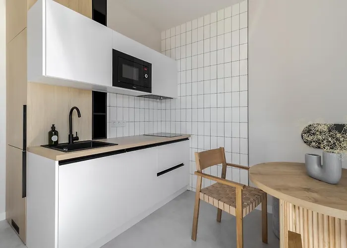 77 Views By Inshi 아파트 *