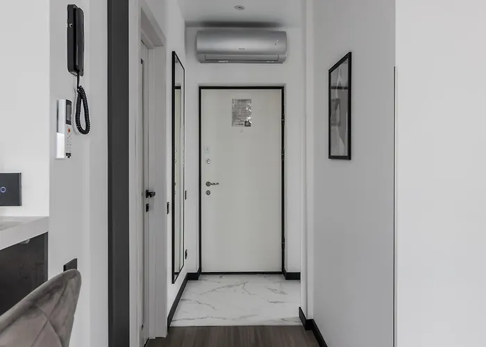 77 Views By Inshi 리비프