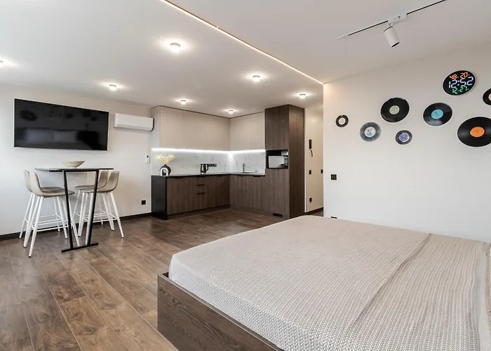 아파트 77 Views By Inshi *