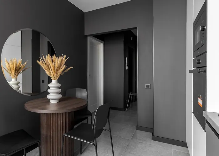 77 Views By Inshi 리비프