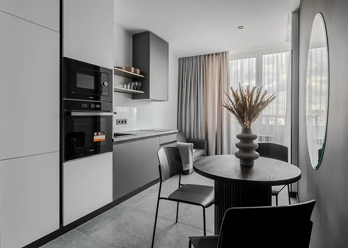 77 Views By Inshi Apartment *