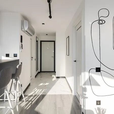 77 Views By Inshi Apartament