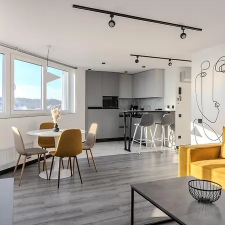 77 Views By Inshi Appartement *