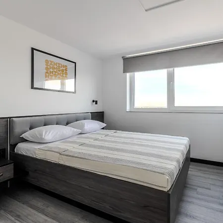 Apartament 77 Views By Inshi