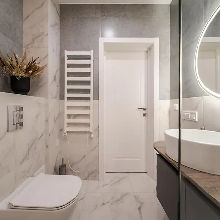 77 Views By Inshi Appartement Lviv