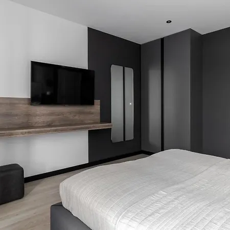 77 Views By Inshi Apartament Lwów
